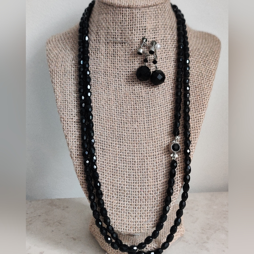Vintage Jet Black Faceted Glass Flapper Necklace and dangling earrings